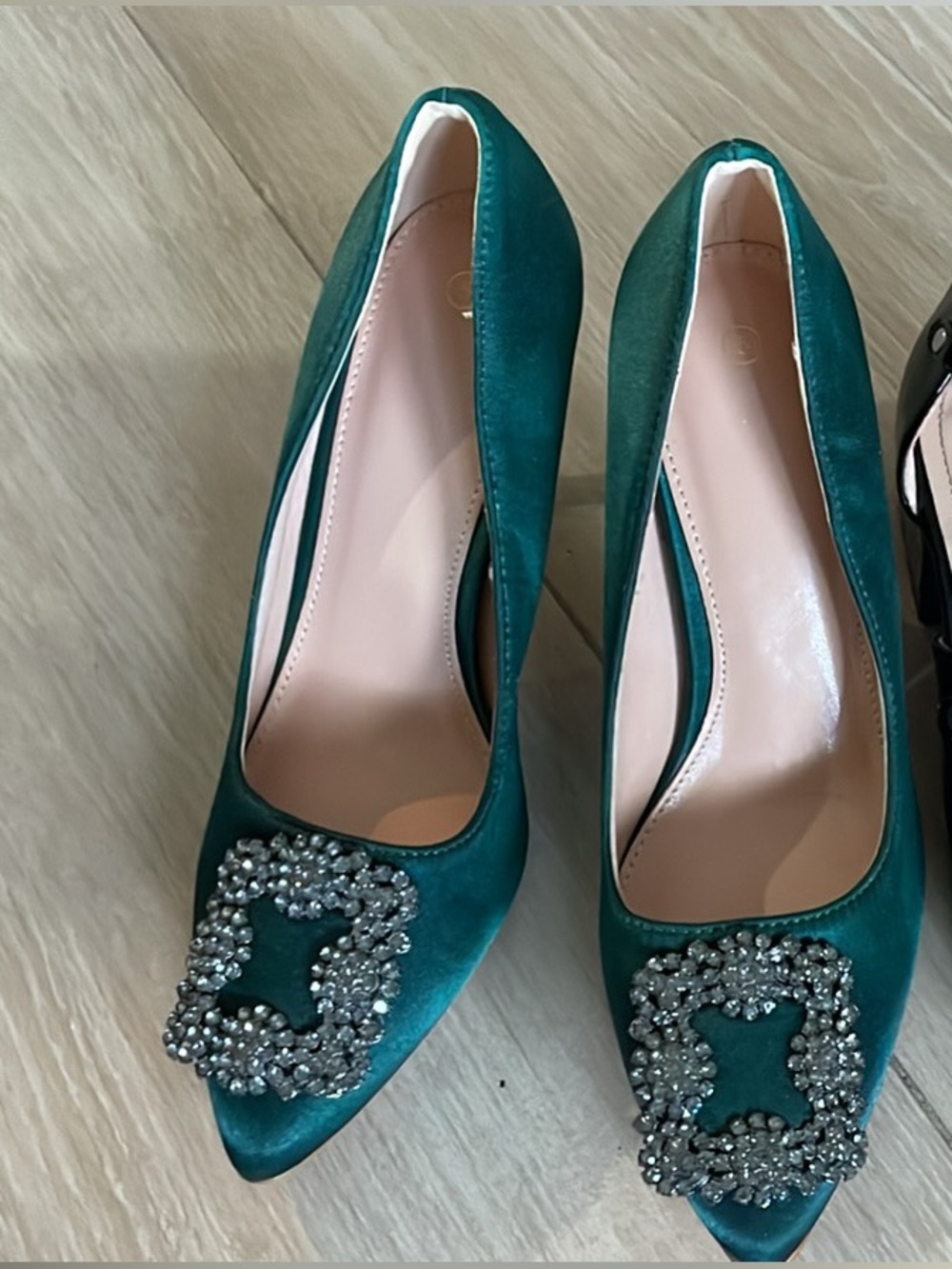 Green Velvet Crystal Embellished Pumps size 5